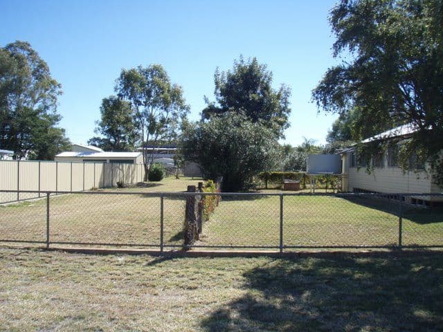 129  Galatea Street, CHARLEVILLE QLD 4470, Charleville - Thumbnail 4