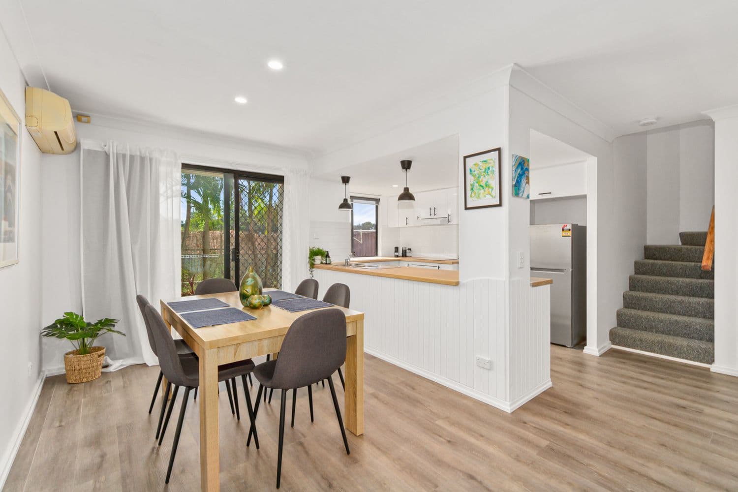 2 Gentian Drive, Arundel QLD 4214, Arundel - Thumbnail 2