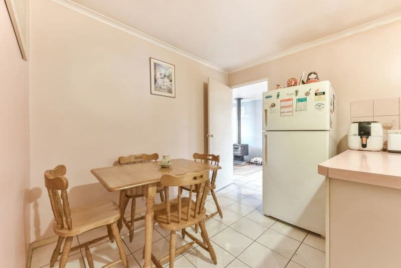 51 Kathleen Crescent, Hoppers Crossing VIC 3029, Hoppers Crossing - Thumbnail 4
