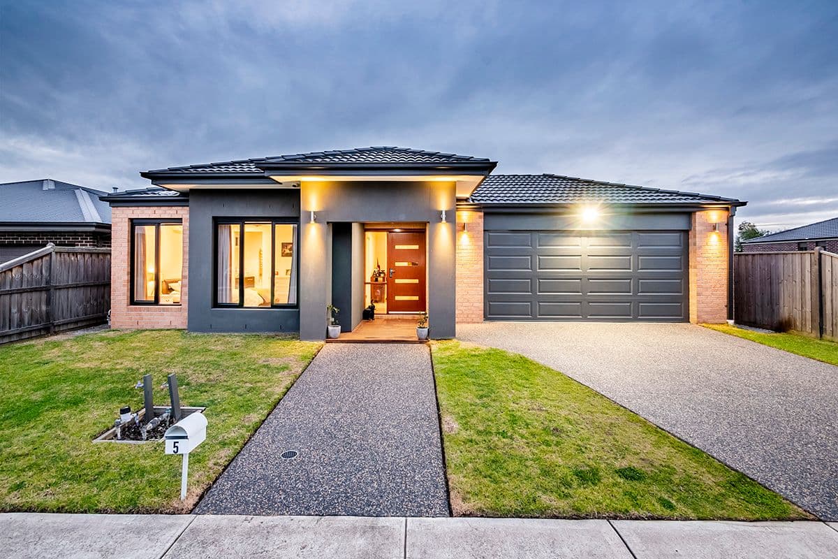 5 Barwon Street, Clyde North VIC 3978, Clyde North - Image 1