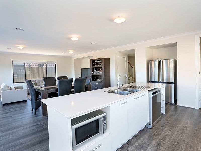 96 Eastlakes Boulevard, Lara VIC 3212, Lara - Thumbnail 4