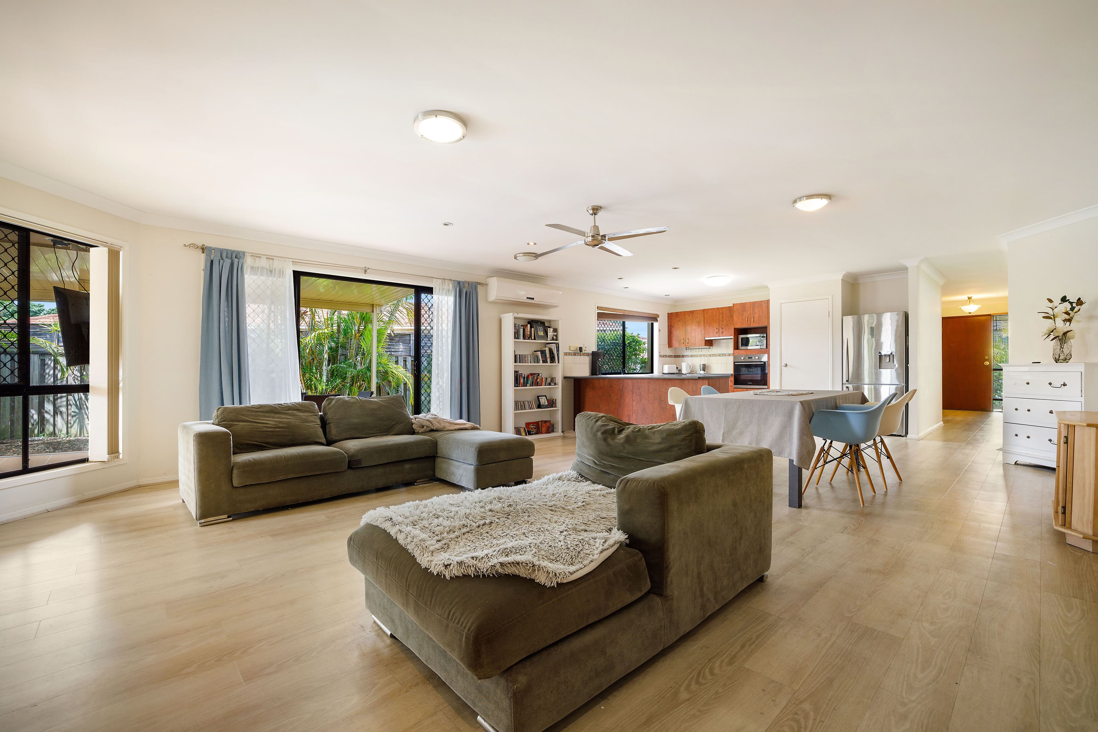 5 Robinia Court, Robina QLD 4226, Robina - Thumbnail 2