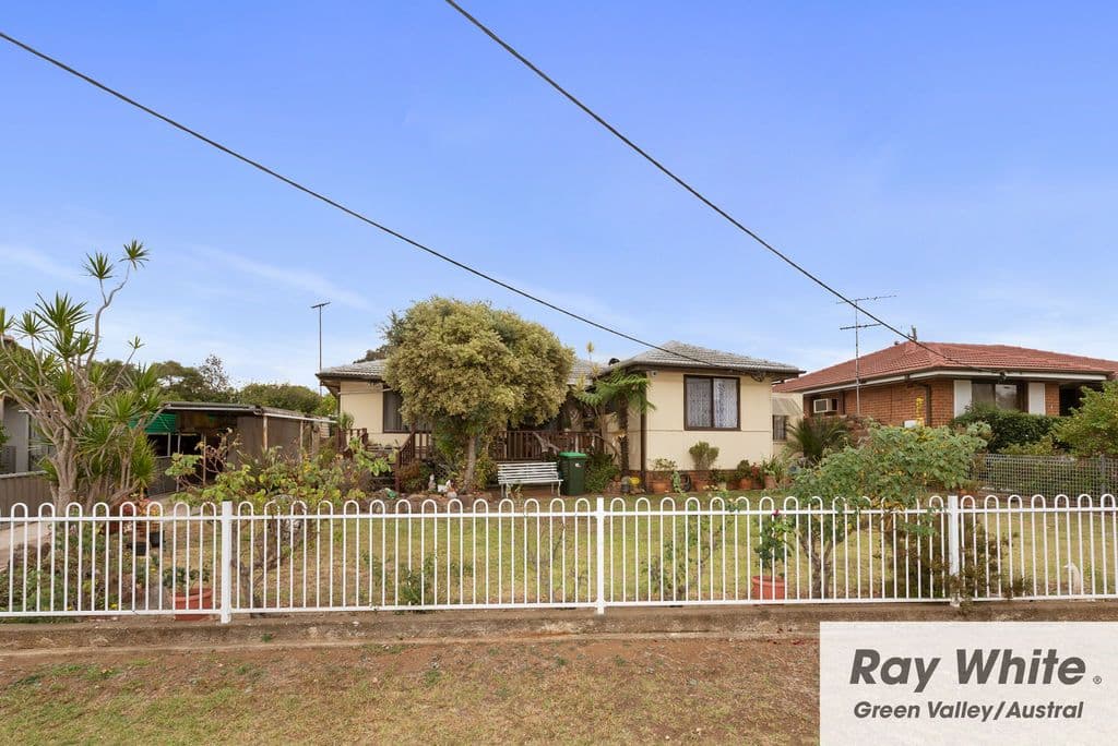 3 Naranghi Street, Busby - Image 1
