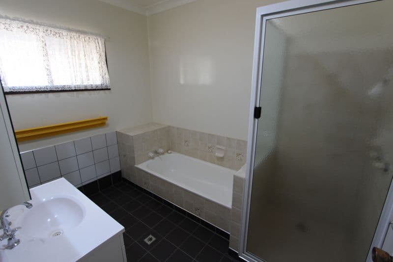 10-12 Eyre Street, Charleville QLD 4470, Charleville - Thumbnail 4