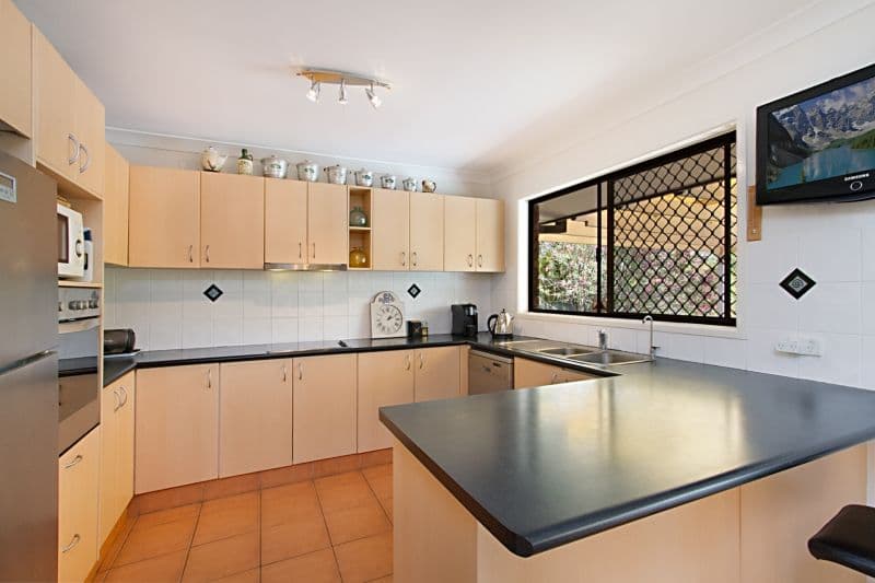 4 Cyclades Crescent, CURRUMBIN WATERS QLD 4223, Currumbin Waters - Thumbnail 3