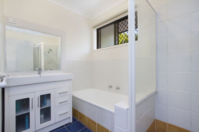 4 Cyclades Crescent, CURRUMBIN WATERS QLD 4223, Currumbin Waters - Thumbnail 8