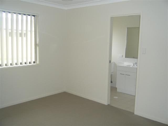 11 Bayridge Heights Drive, Nikenbah QLD 4655, Nikenbah - Thumbnail 5