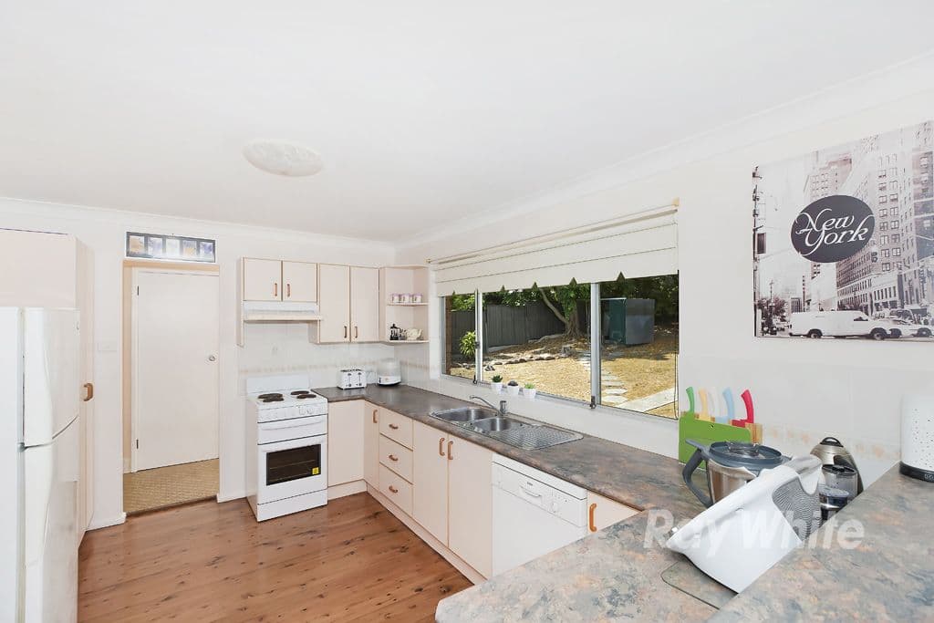 21 Bay Street, Balcolyn - Thumbnail 3