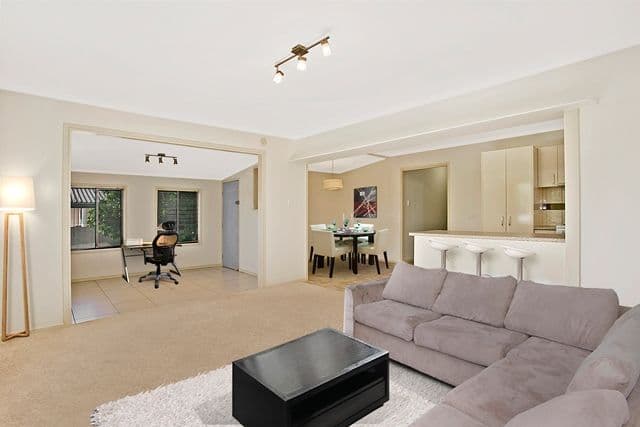 37 Lawson Street, OXLEY QLD 4075, Oxley - Thumbnail 2