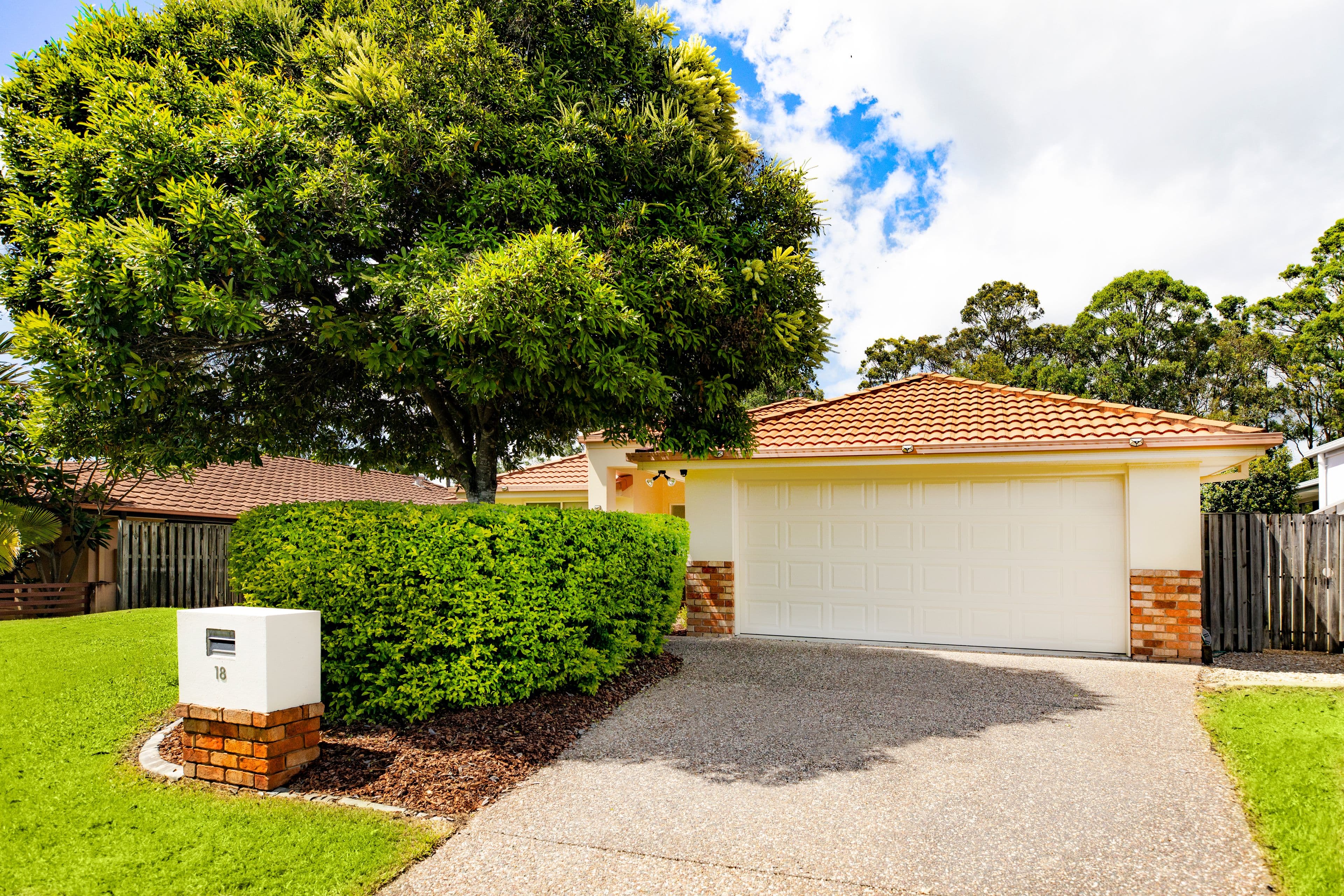 18 Broxbourne Place, Oxenford QLD 4210, Oxenford - Thumbnail 2