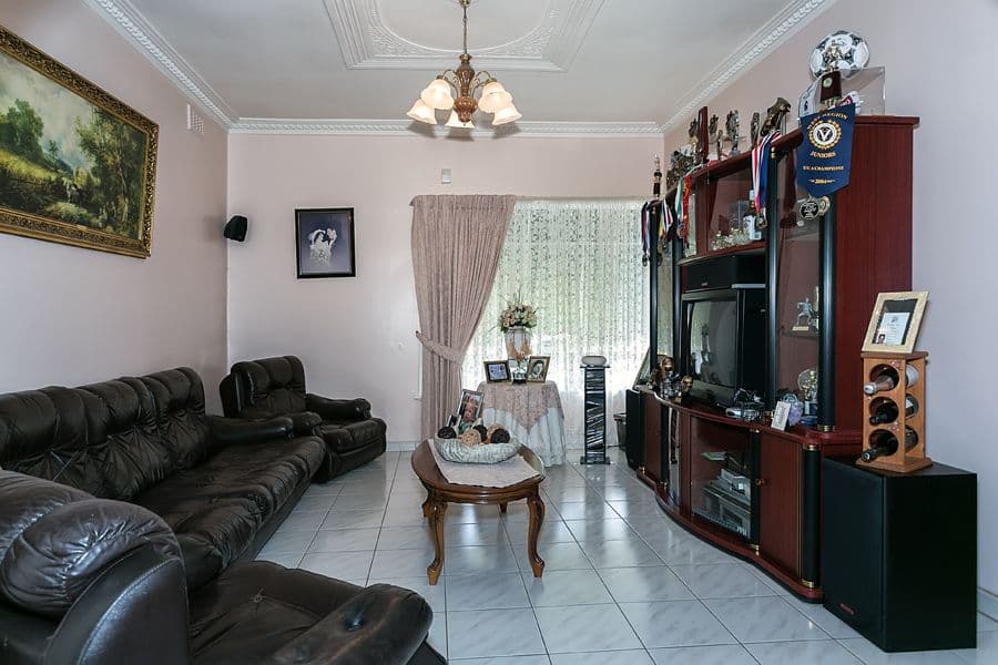 26 Walmer Avenue, ST ALBANS VIC 3021, St Albans - Thumbnail 2