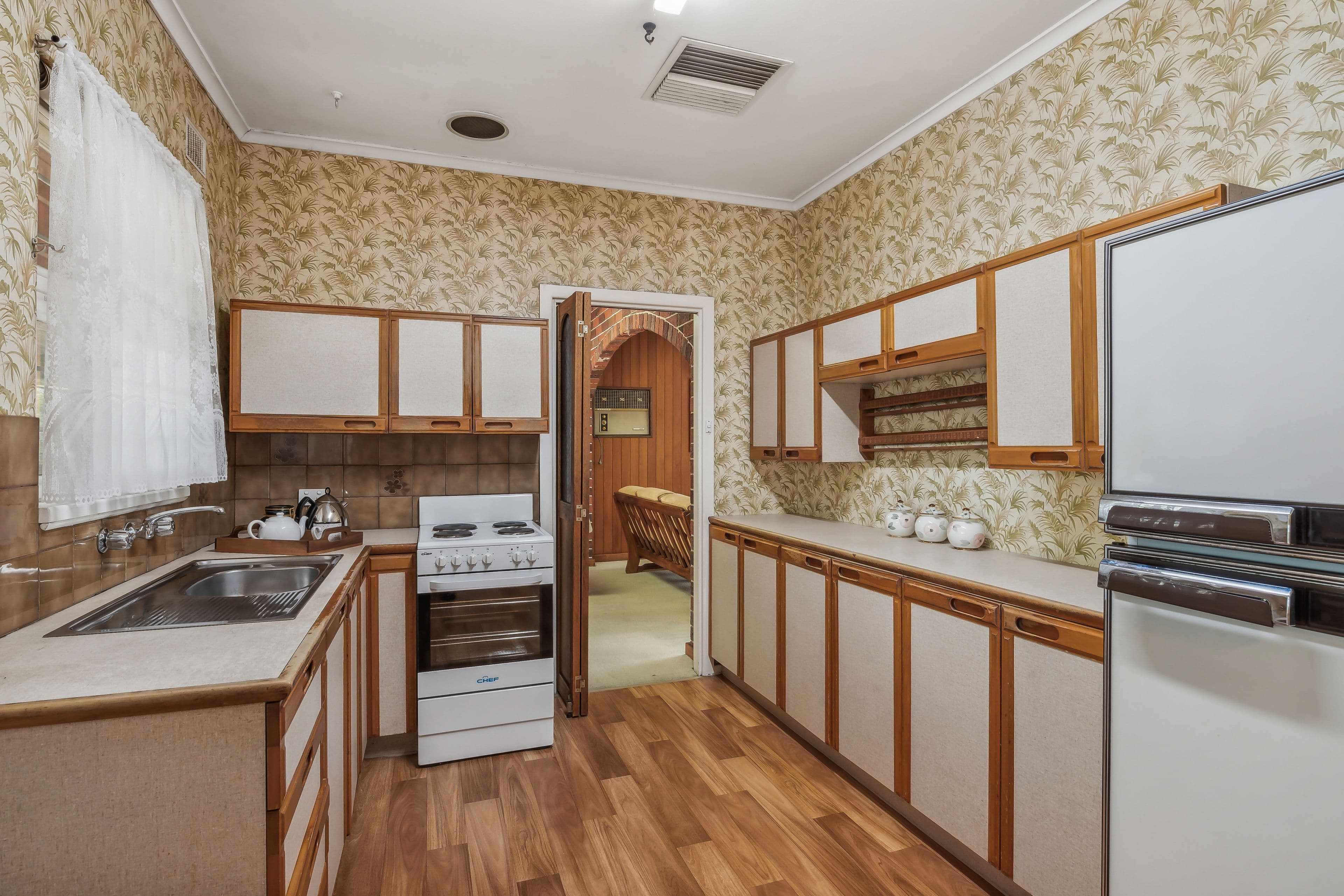 16 Clyde Street, Marion SA 5043, Marion - Thumbnail 4