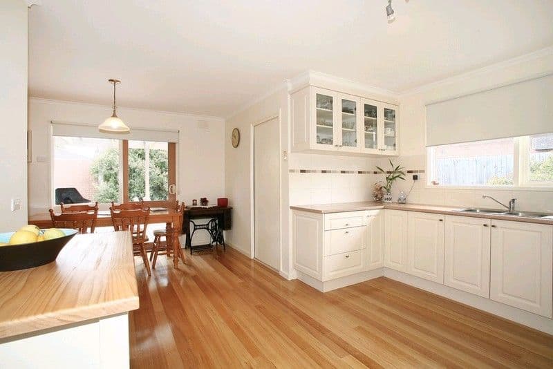 8 Ayton Court, NOBLE PARK NORTH VIC 3174, Noble Park North - Thumbnail 5