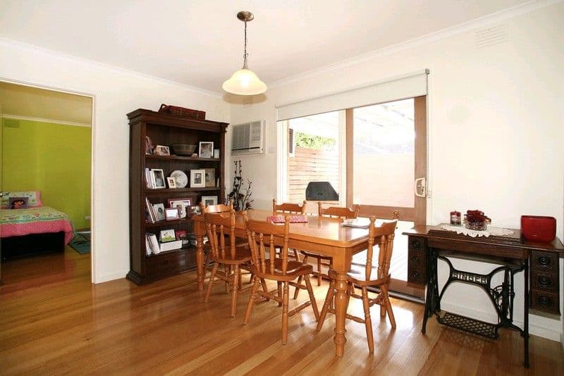 8 Ayton Court, NOBLE PARK NORTH VIC 3174, Noble Park North - Thumbnail 6