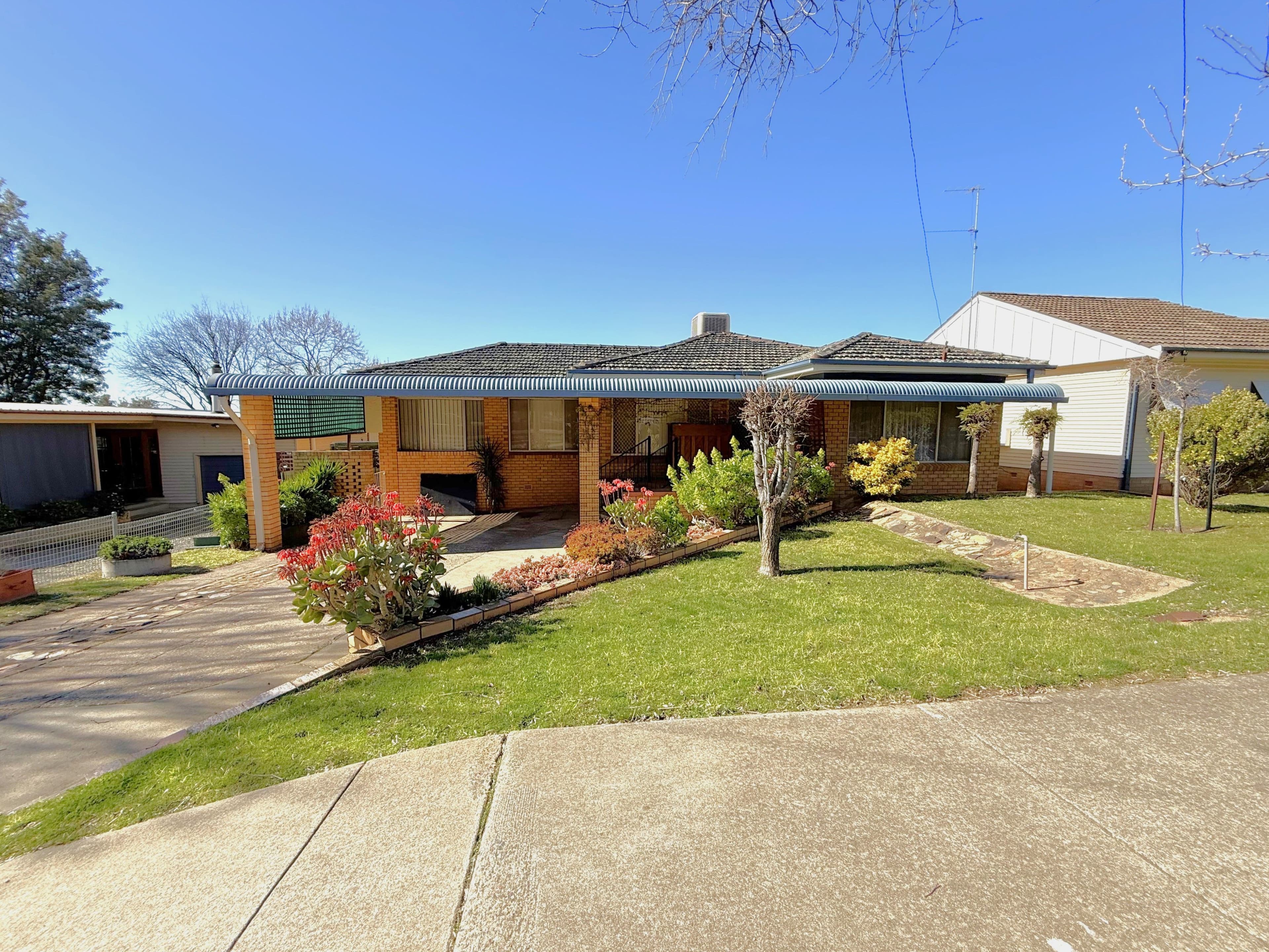 62 Campbell Street, Young NSW 2594, Young - Image 1
