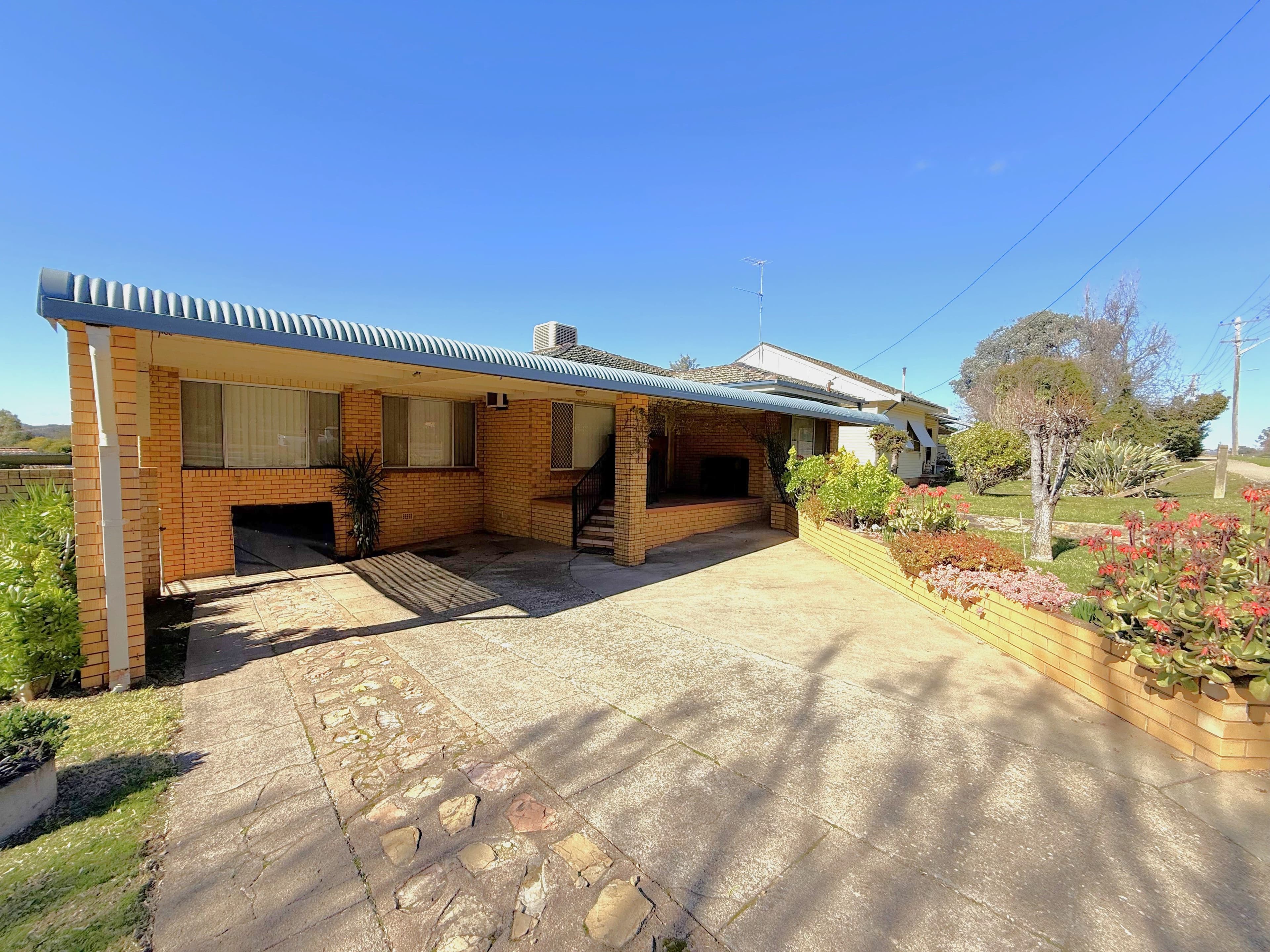 62 Campbell Street, Young NSW 2594, Young - Thumbnail 2