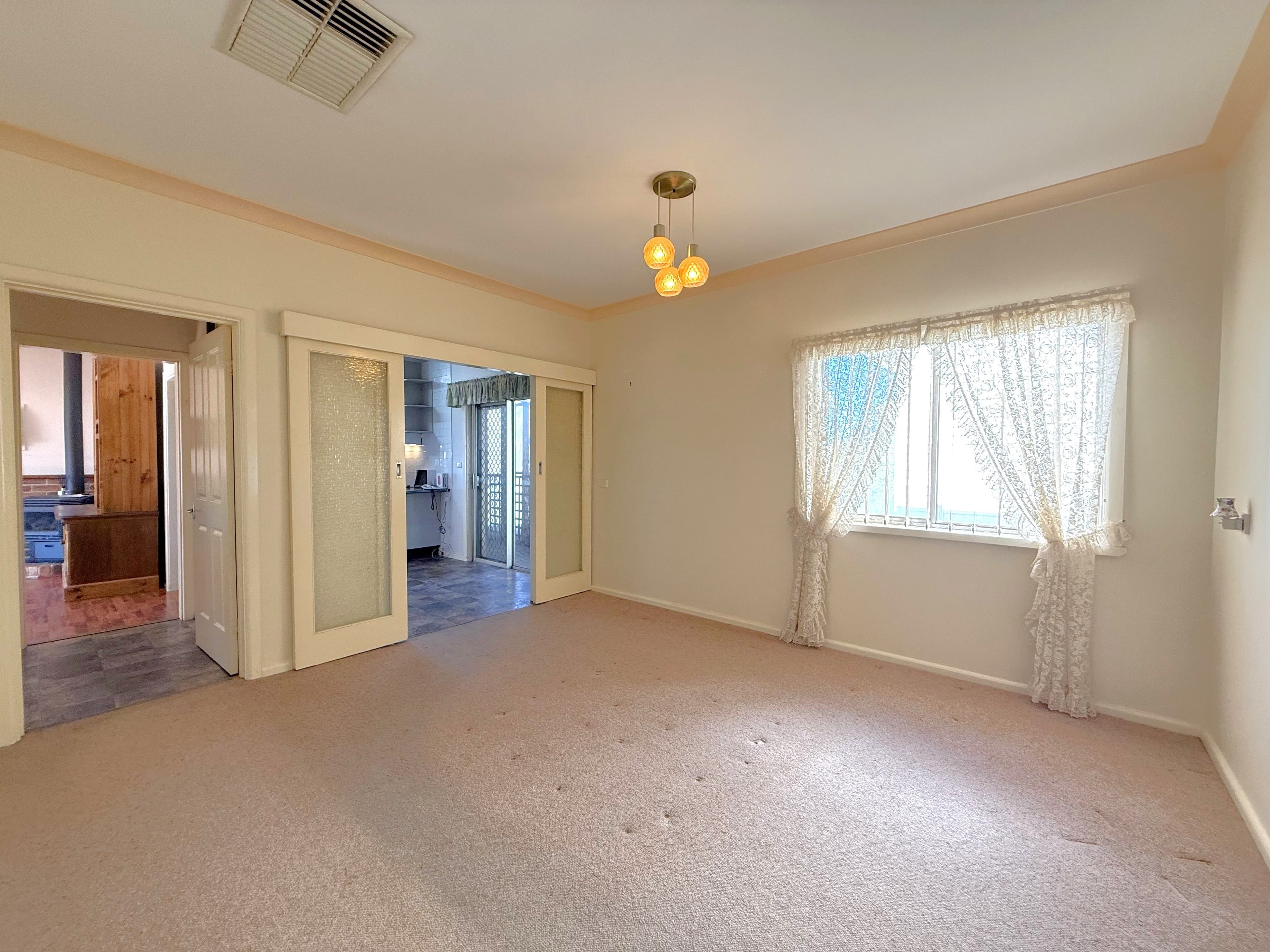 62 Campbell Street, Young NSW 2594, Young - Thumbnail 4