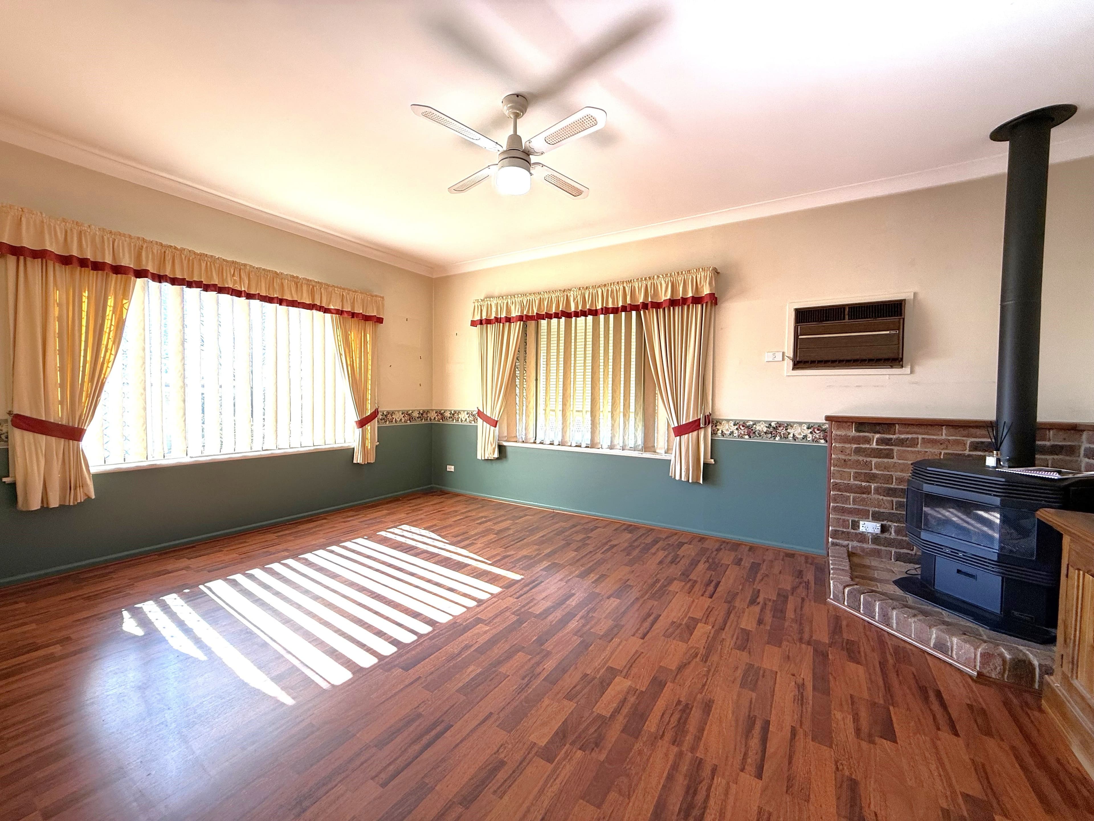 62 Campbell Street, Young NSW 2594, Young - Thumbnail 7