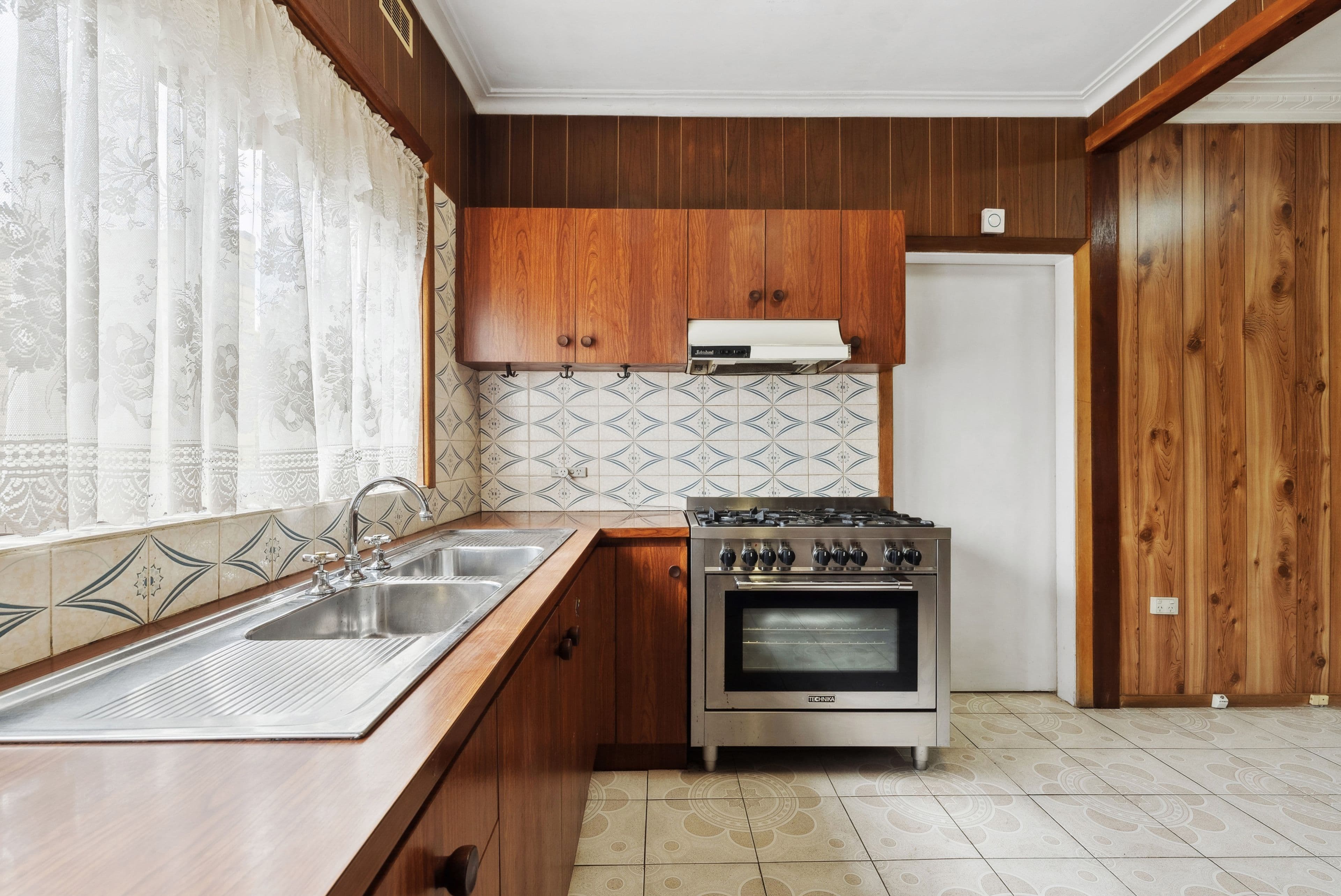 5 Academy Avenue, Reservoir VIC 3073, Reservoir - Thumbnail 5