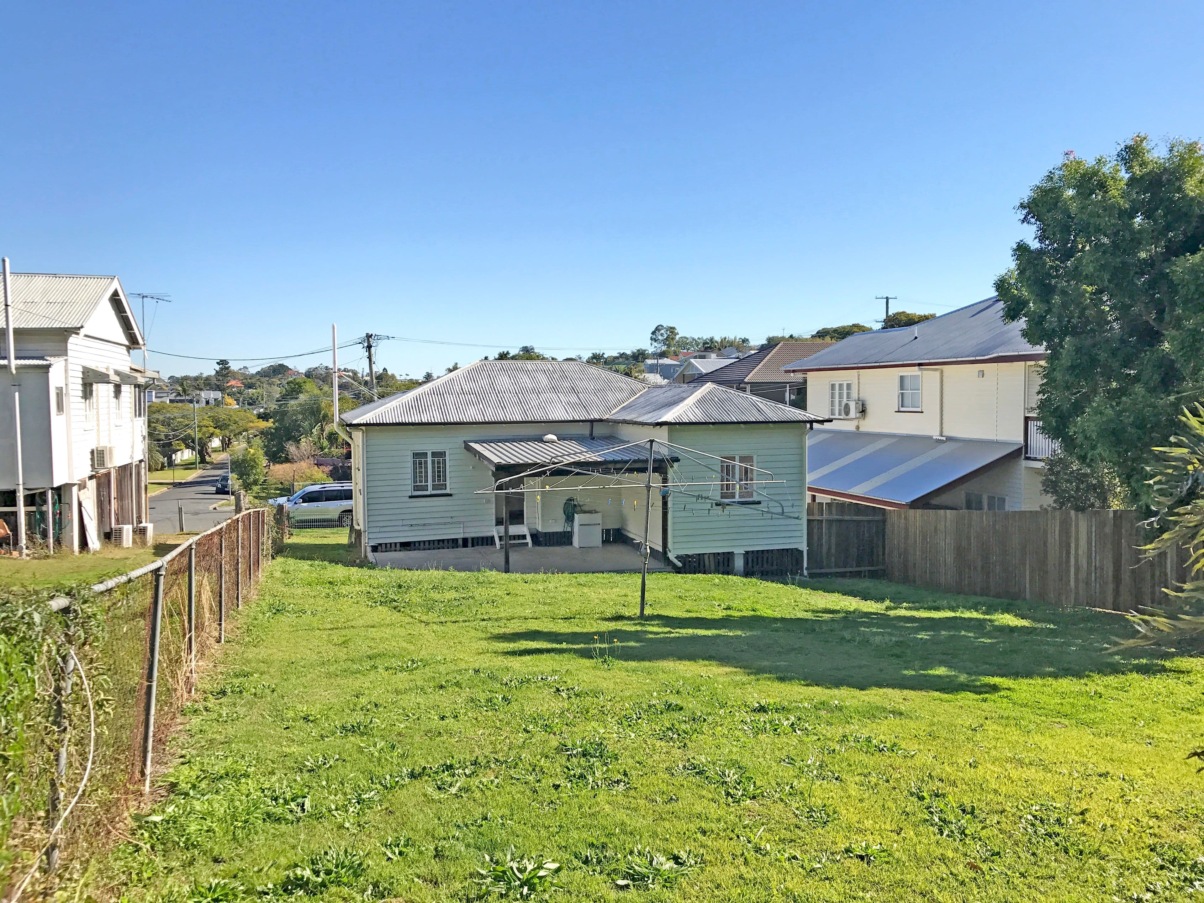 12 Smith Street, Holland Park QLD 4121, Holland Park - Thumbnail 2