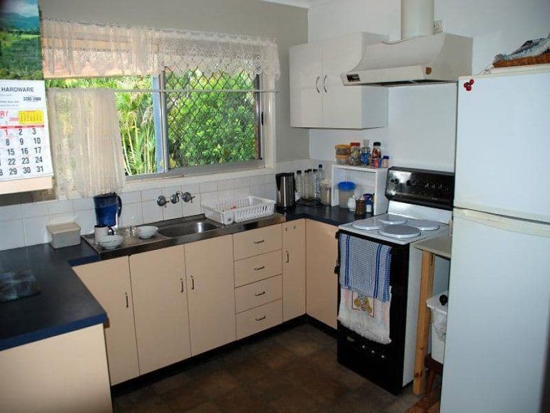 16 Warrimoo Drive, Petrie QLD 4502, Petrie - Thumbnail 2