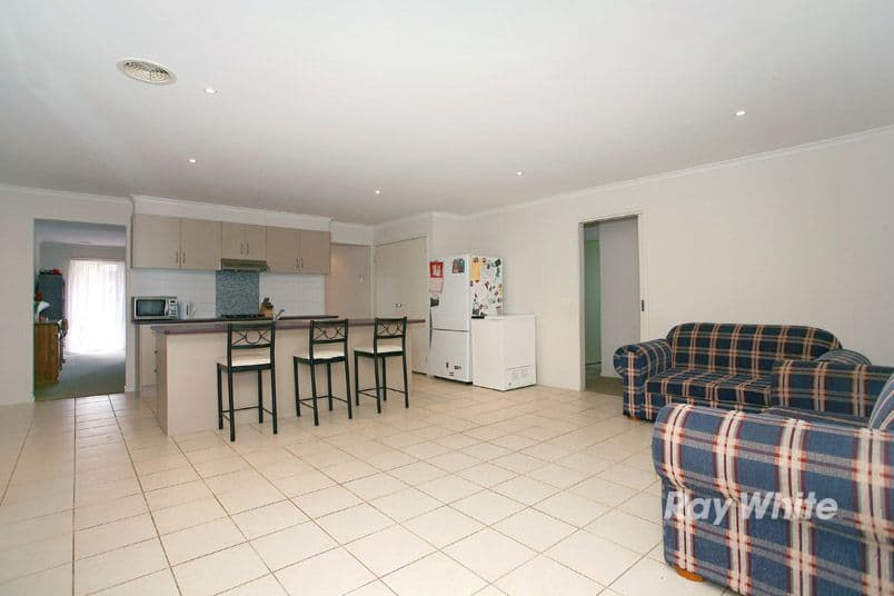 91 Scotsdale Drive, CRANBOURNE EAST VIC 3977, Cranbourne East - Thumbnail 6