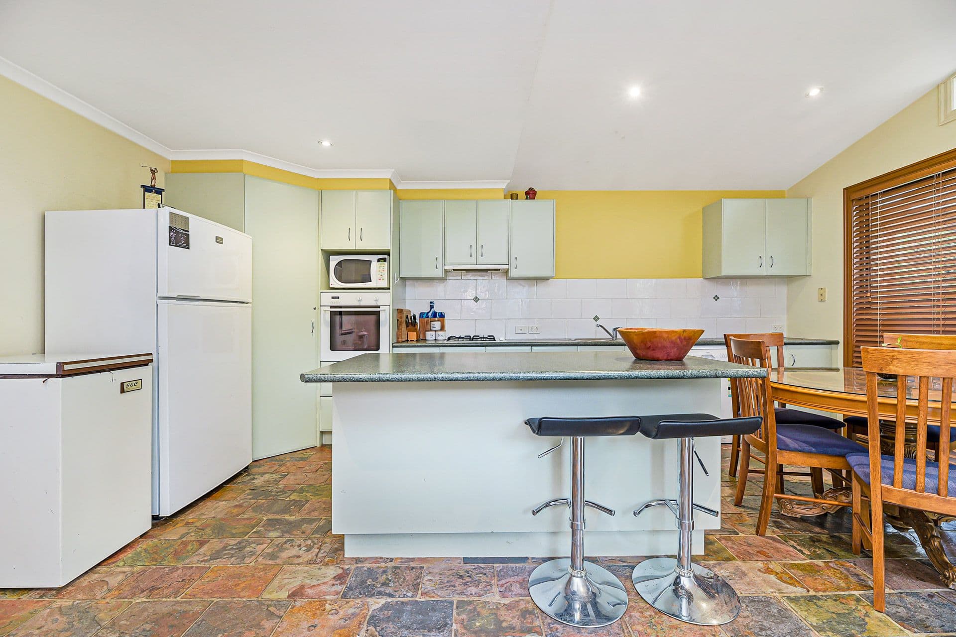 25 Ponto Court, Endeavour Hills VIC 3802, Endeavour Hills - Thumbnail 5