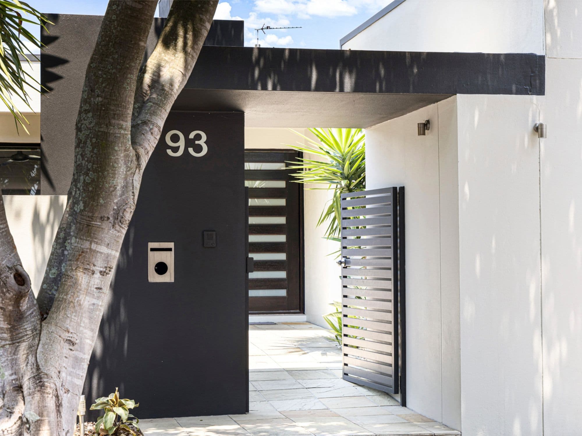 93 Cypress Drive, Broadbeach Waters QLD 4218, Broadbeach Waters - Thumbnail 4