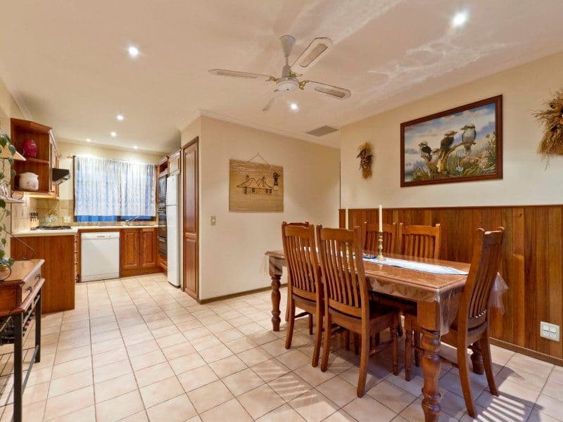75 Raphael Crescent, FRANKSTON VIC 3199, Frankston - Thumbnail 2
