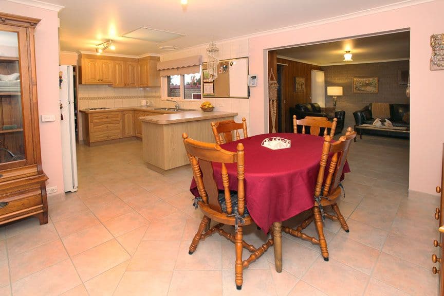 2 Snowgum Court, MULGRAVE VIC 3170, Mulgrave - Thumbnail 3