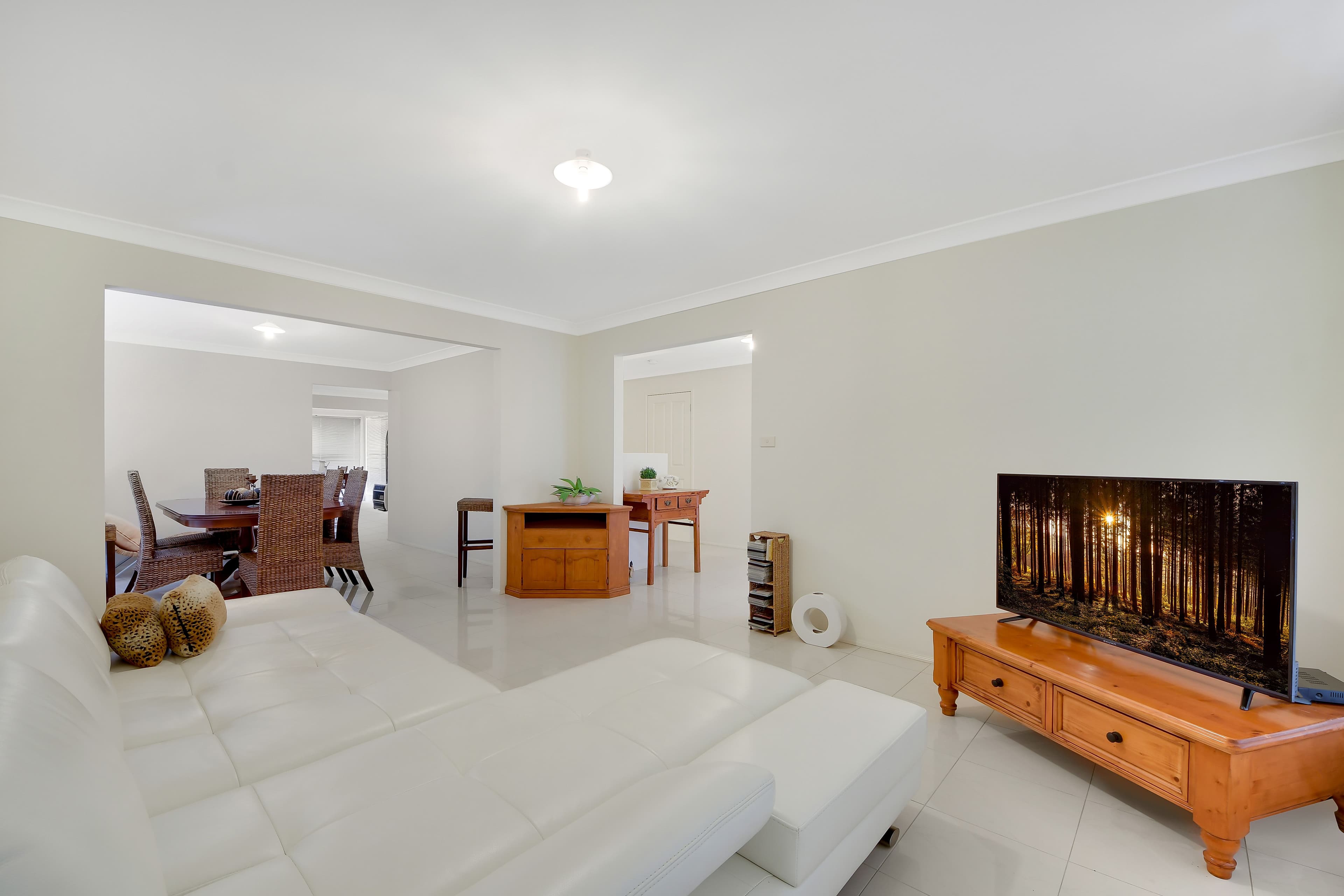 163 Kellerman Drive, St Helens Park - Thumbnail 2