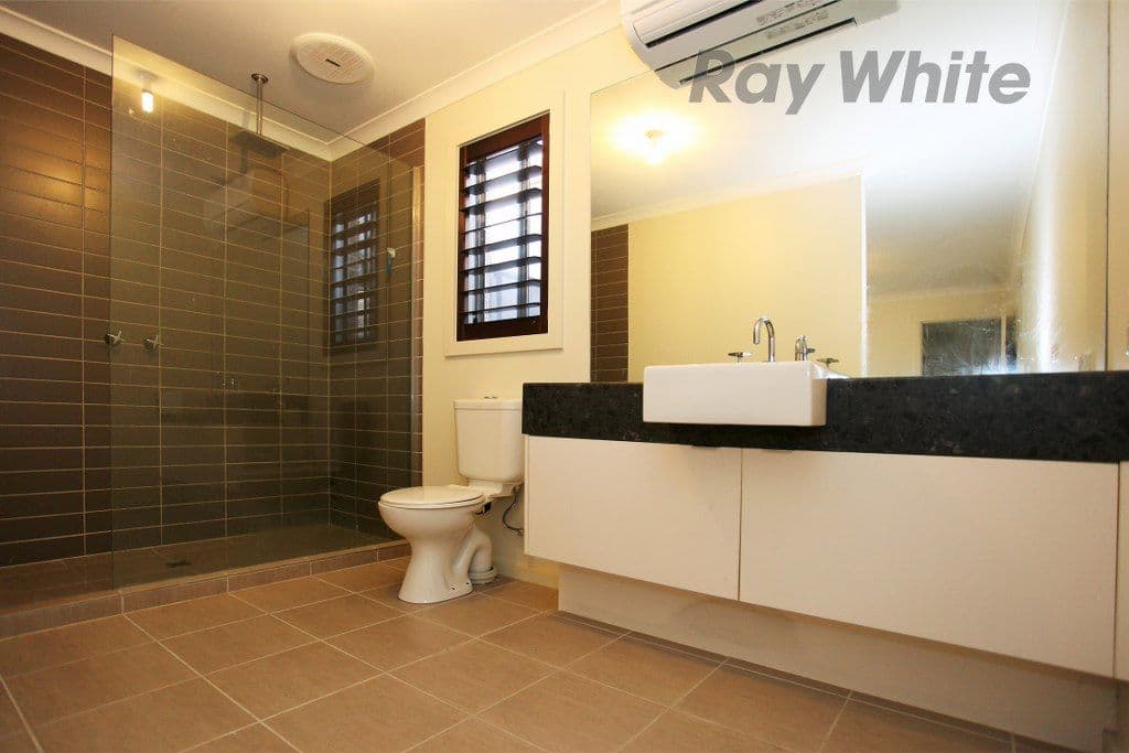 11 Breasley Parkway, POINT COOK VIC 3030, Point Cook - Thumbnail 3
