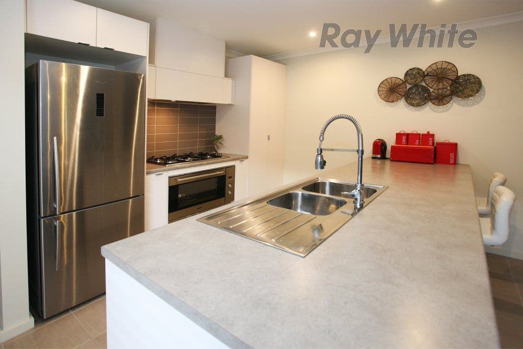 11 Breasley Parkway, POINT COOK VIC 3030, Point Cook - Thumbnail 5