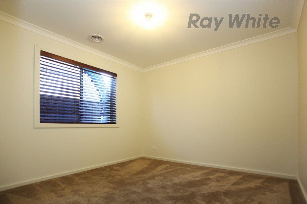 11 Breasley Parkway, POINT COOK VIC 3030, Point Cook - Thumbnail 8