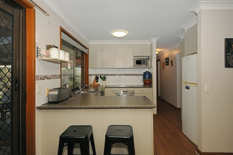 10 Kensington Drive, Withcott QLD 4352, Withcott - Thumbnail 4