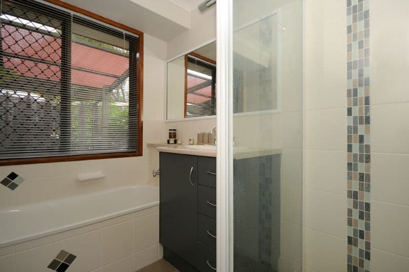 10 Kensington Drive, Withcott QLD 4352, Withcott - Thumbnail 6
