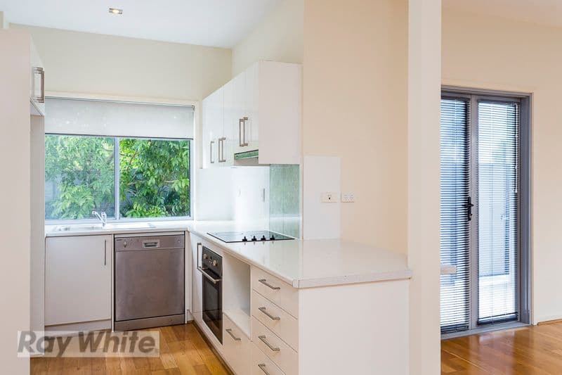 837 Old Cleveland Road, Carina QLD 4152, Carina - Thumbnail 2