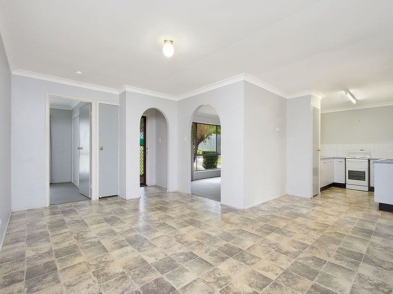 14 Hinchcliffe Street, TANAH MERAH QLD 4128, Tanah Merah - Thumbnail 3
