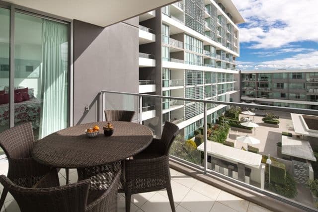 1303 Freshwater Point 33 TE Peters Drive, BROADBEACH QLD 4218, Broadbeach Waters - Thumbnail 3