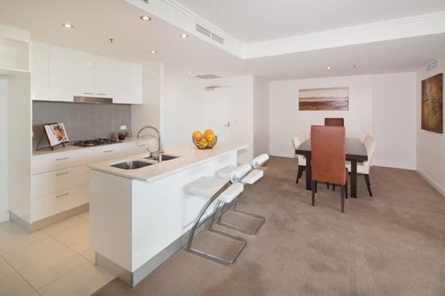 1303 Freshwater Point 33 TE Peters Drive, BROADBEACH QLD 4218, Broadbeach Waters - Thumbnail 6
