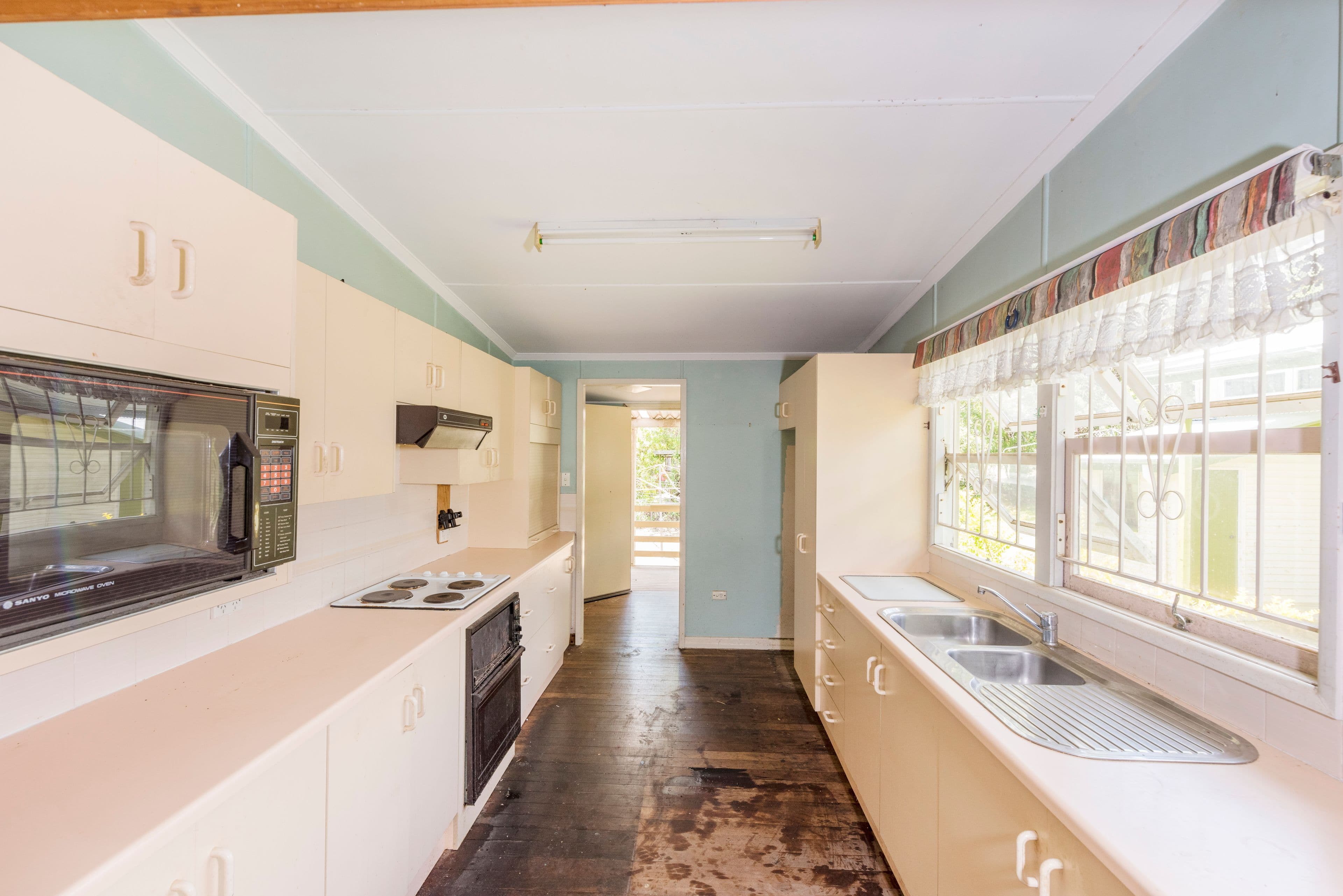154 Bapaume Road, Holland Park West QLD 4121, Holland Park West - Thumbnail 3