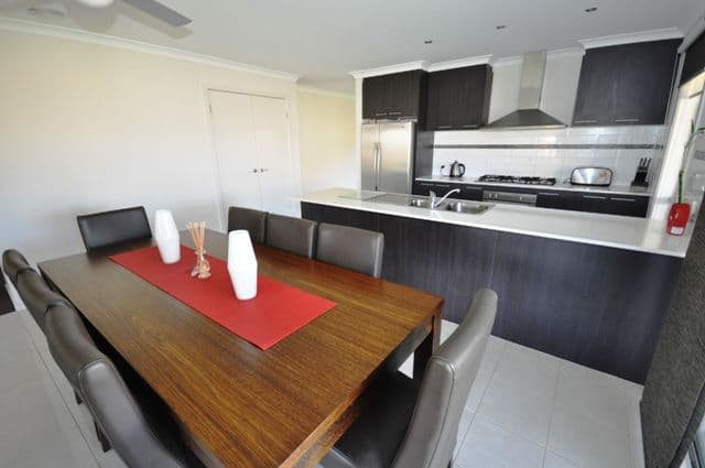 17 Chasseles Place, BANNOCKBURN VIC 3331, Bannockburn - Thumbnail 2