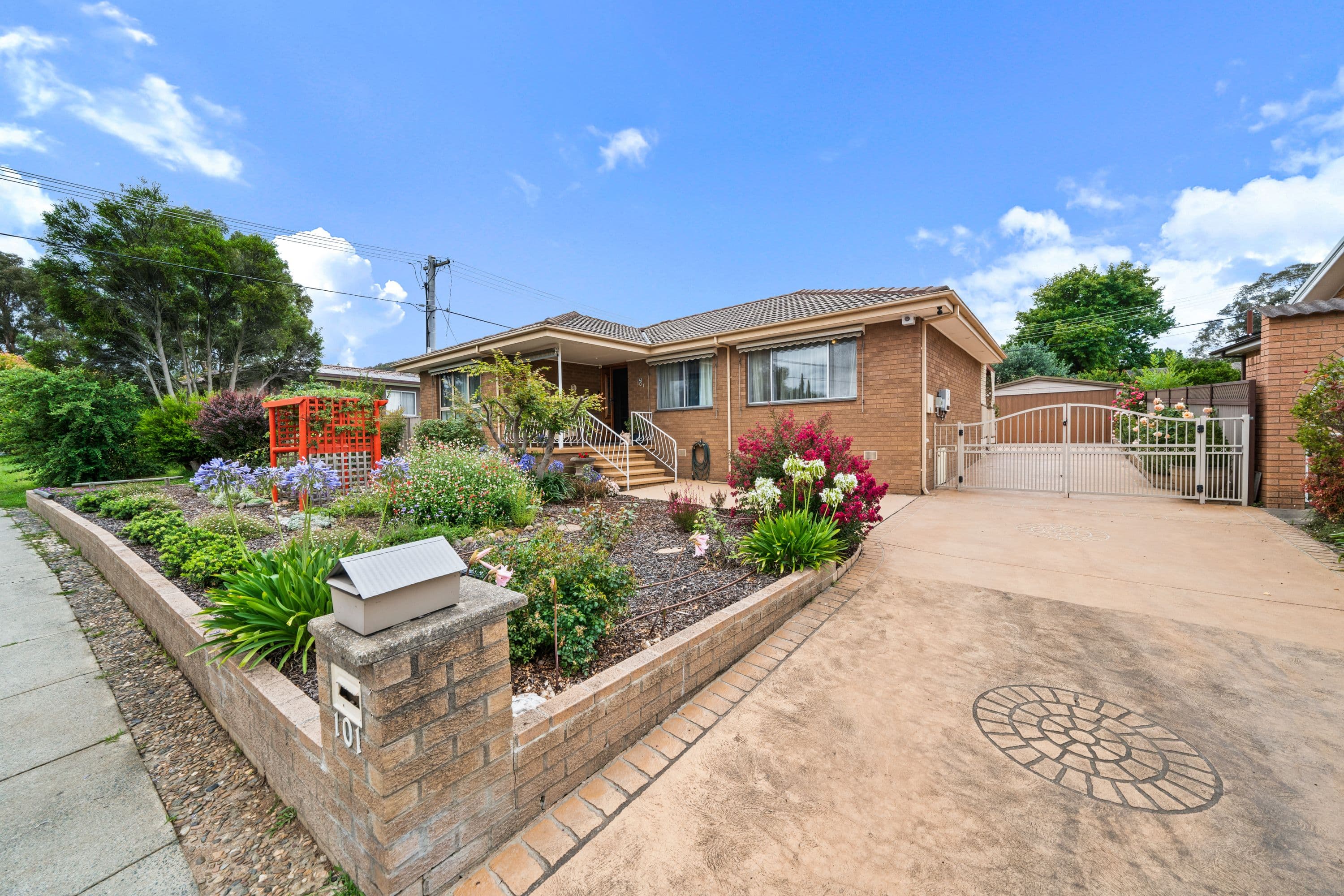 101 Summerland Circuit, Kambah ACT 2902, Kambah - Thumbnail 2