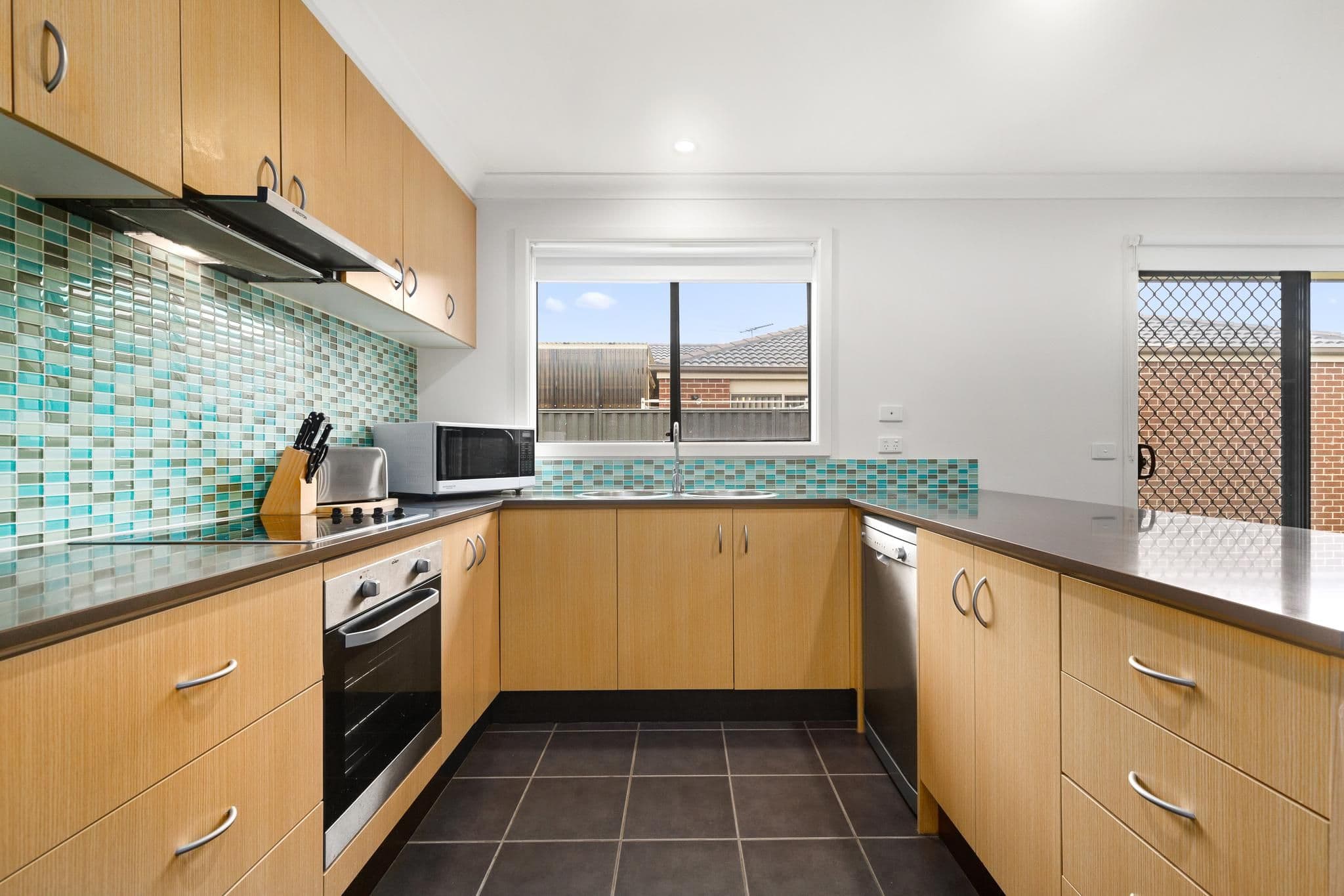 36 Pomegranate Way, Pakenham VIC 3810, Pakenham - Thumbnail 2