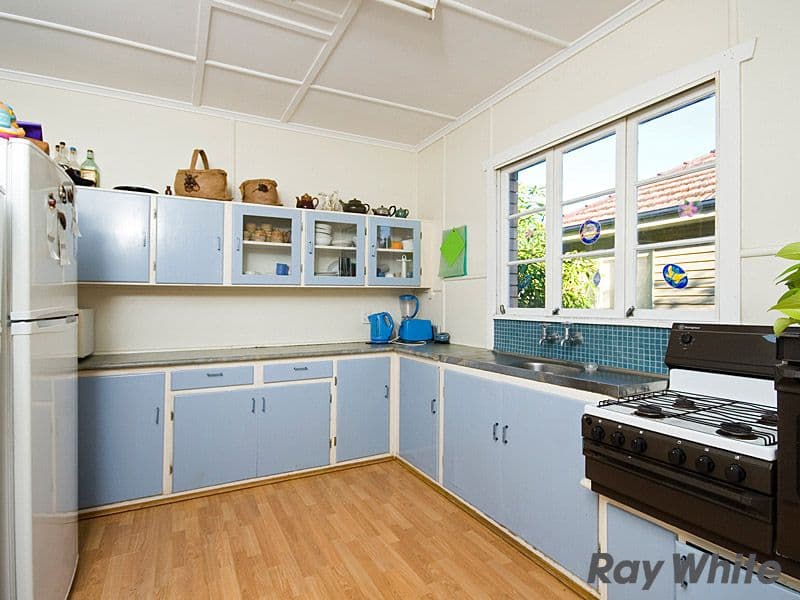 6 Girton Street, ALDERLEY QLD 4051, Alderley - Thumbnail 3