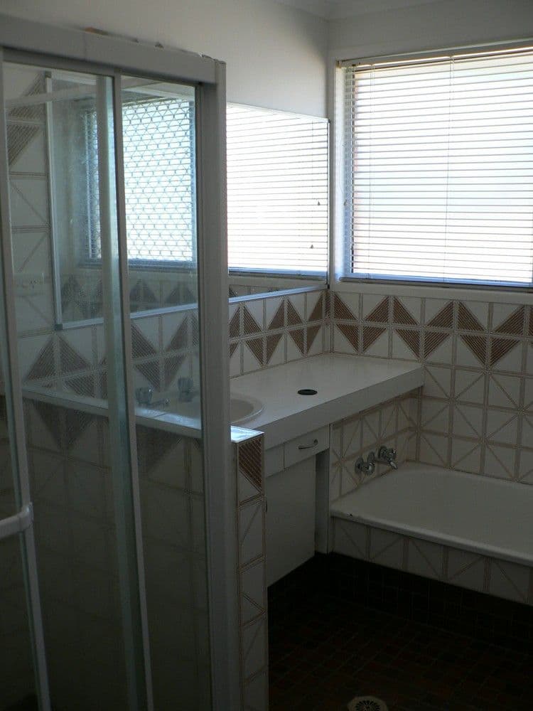 87 Booth Avenue, TANNUM SANDS QLD 4680, Tannum Sands - Thumbnail 8