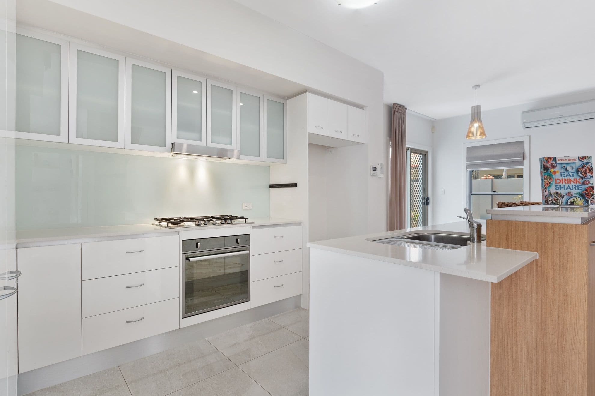 8 Tecona Avenue, Hollywell QLD 4216, Hollywell - Thumbnail 7
