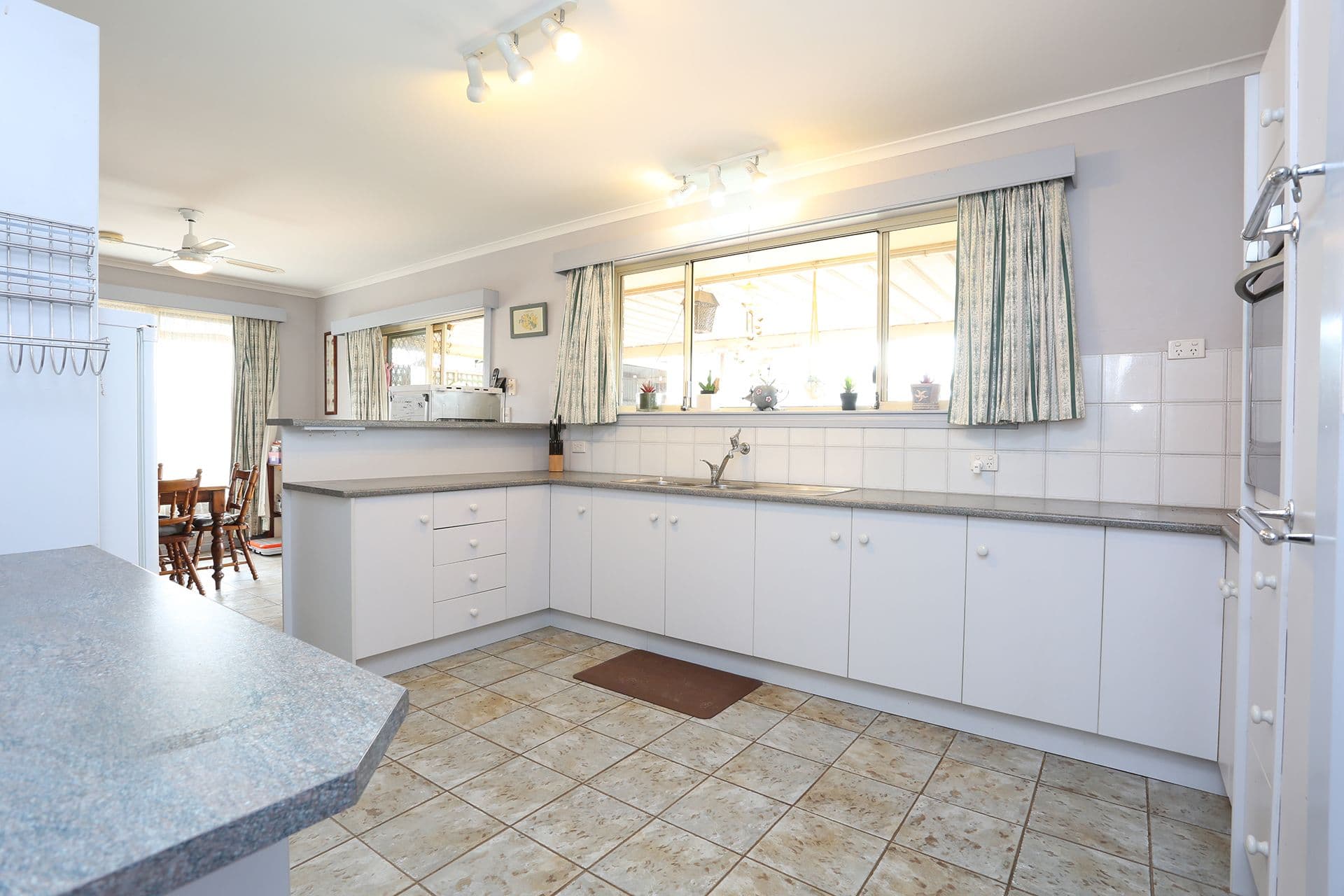 23 Crampton Crescent, Port Victoria SA 5573, Port Victoria - Thumbnail 4