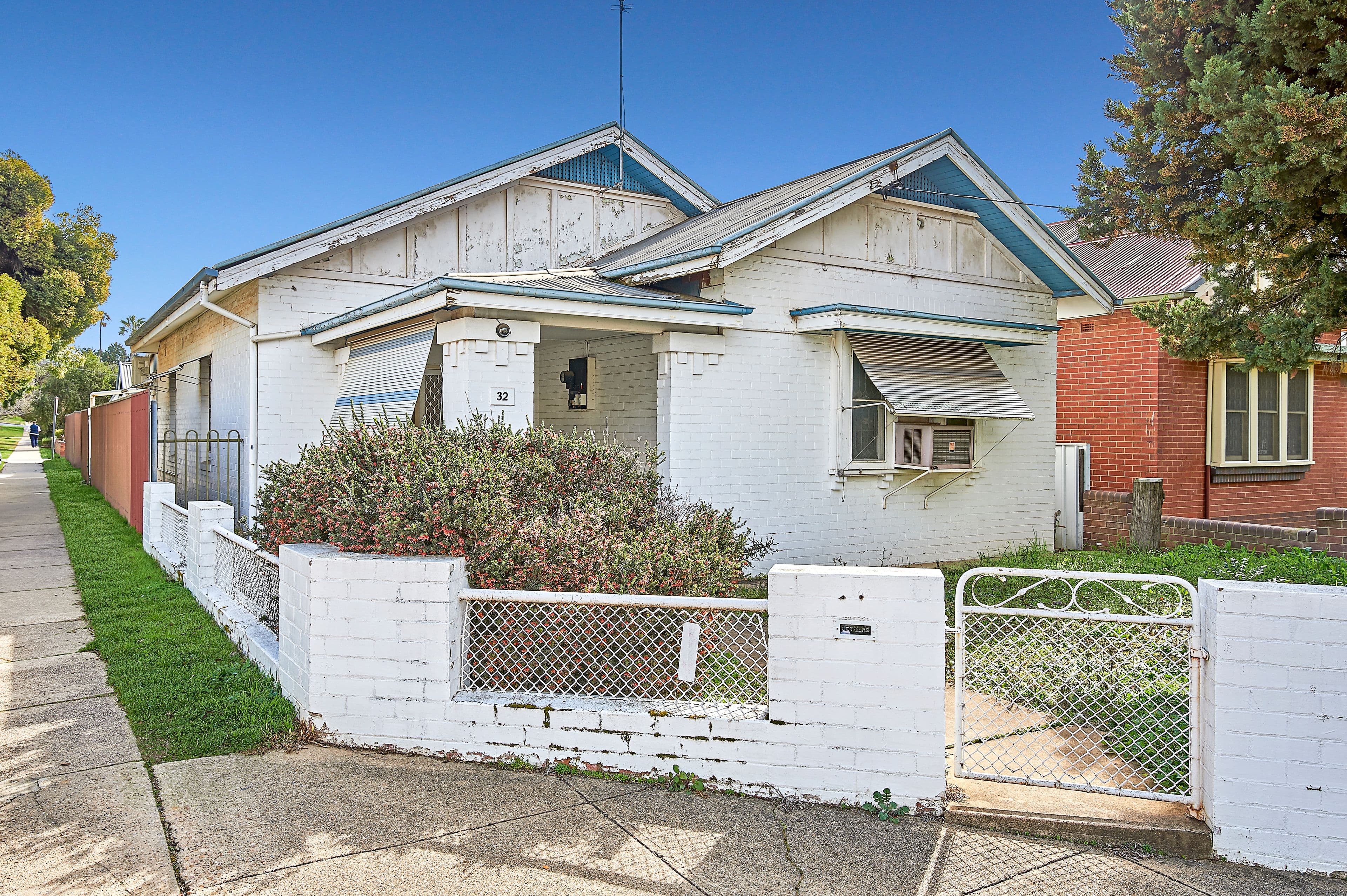 32 Docker Street, Wagga Wagga - Image 1