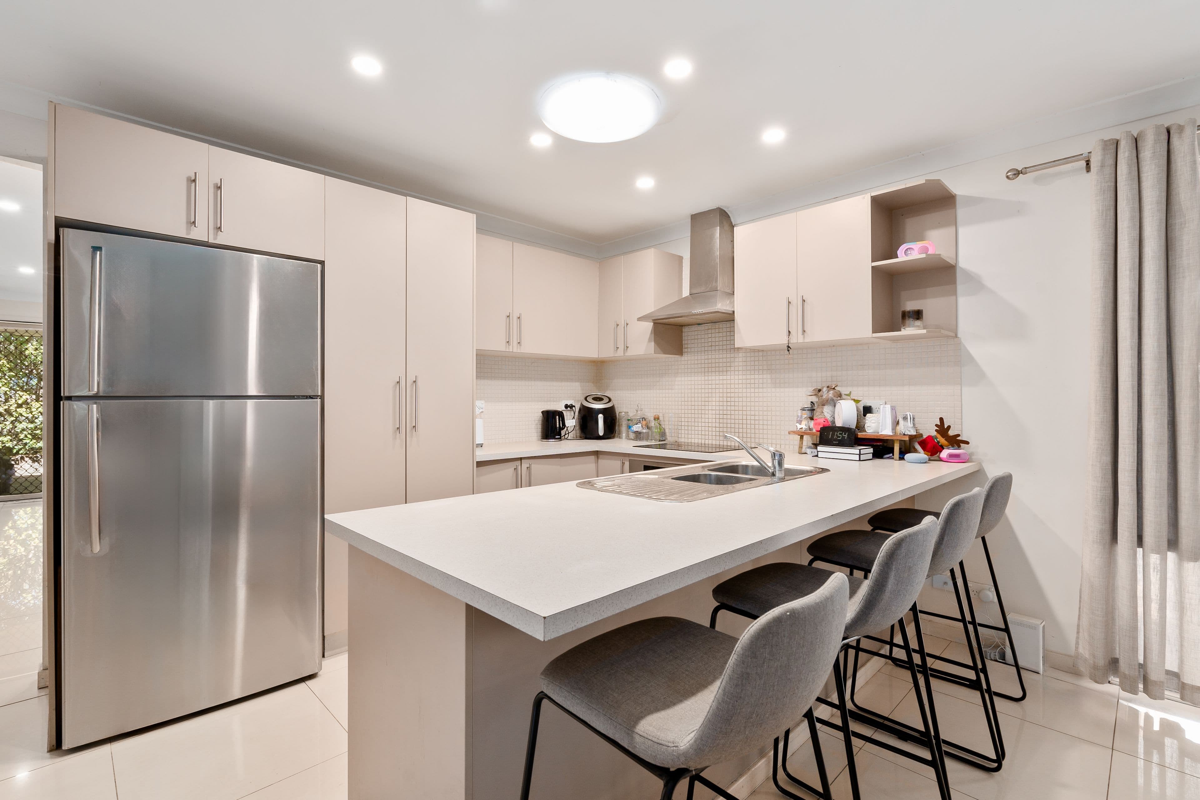 69 Mannow Avenue, West Hoxton NSW 2171, West Hoxton - Thumbnail 2